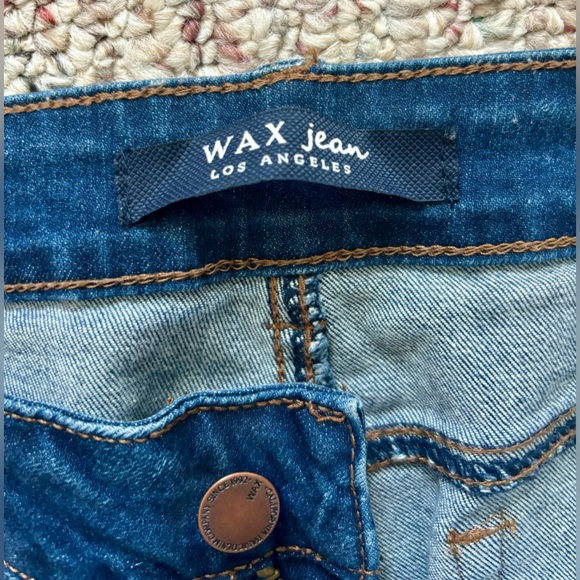 EUC- Ripped Skinny Jeans Size: 11 - Picture 3 of 4